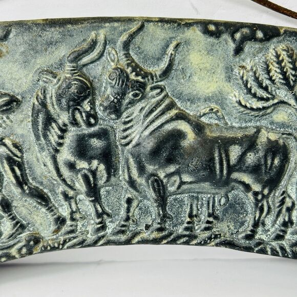 Tame Bulls Hunter Wall Plaque Cast Stone Tile Athens Greece Pier One 11x3" - Picture 3 of 7
